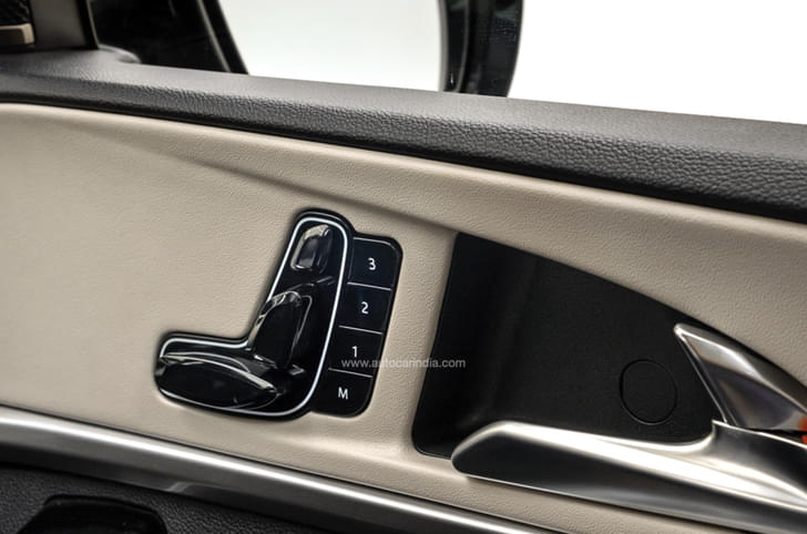 Mahindra Xuv700 Door Controls